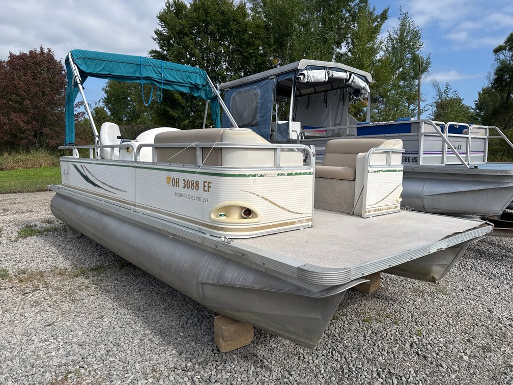2007  Avalon GTROPIC 20' Pontoon Boat w/ 2006 Mercury 40ELPT 40hp outboard motor