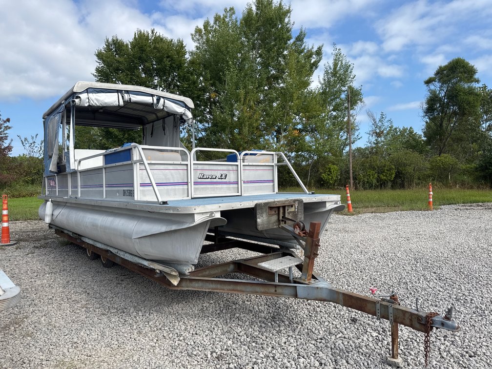 1994 Raven 20 24' Pontoon boat w/ 2008 Evinrude 60hp outboard motor (runs)