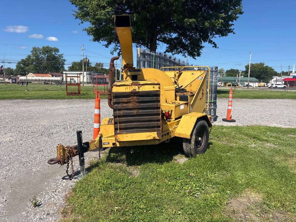D2. Vermeer BC1230a chipper