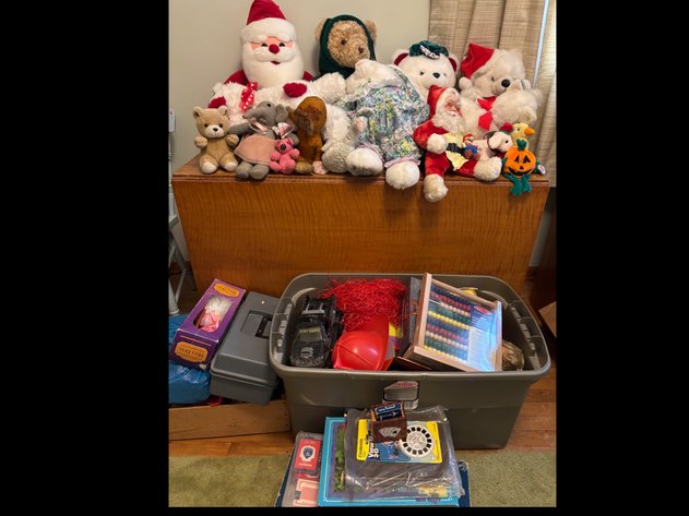 Image for Plush Toys, Dolls, Board Games, Puzzles, and Storage Tote