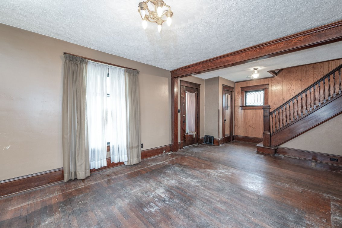 Image for REAL ESTATE AUCTION • 267 RIDDLE RAVENNA OH 44266
