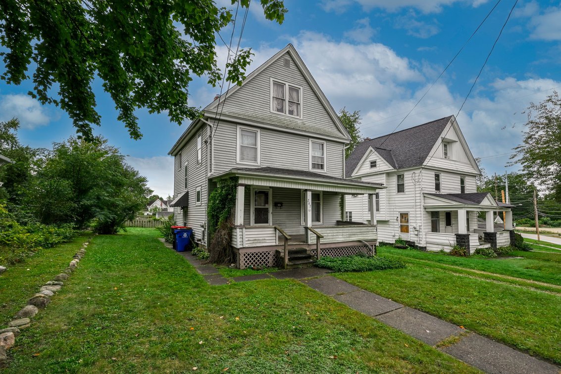 Image for REAL ESTATE AUCTION • 267 RIDDLE RAVENNA OH 44266