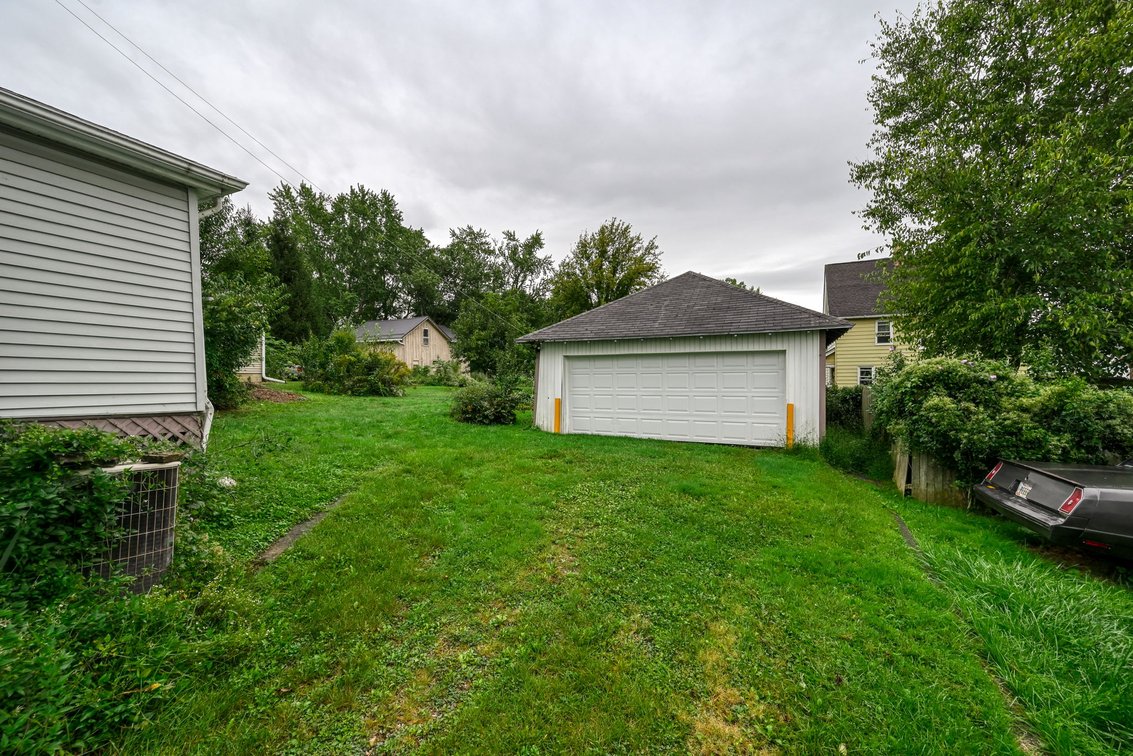 Image for REAL ESTATE AUCTION • 267 RIDDLE RAVENNA OH 44266