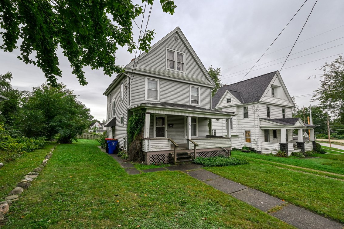 Image for REAL ESTATE AUCTION • 267 RIDDLE RAVENNA OH 44266