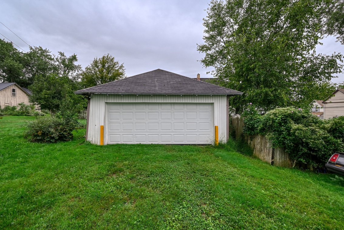 Image for REAL ESTATE AUCTION • 267 RIDDLE RAVENNA OH 44266