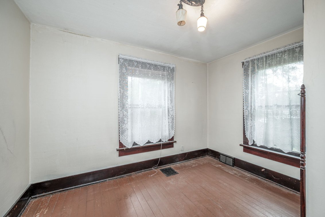 Image for REAL ESTATE AUCTION • 267 RIDDLE RAVENNA OH 44266