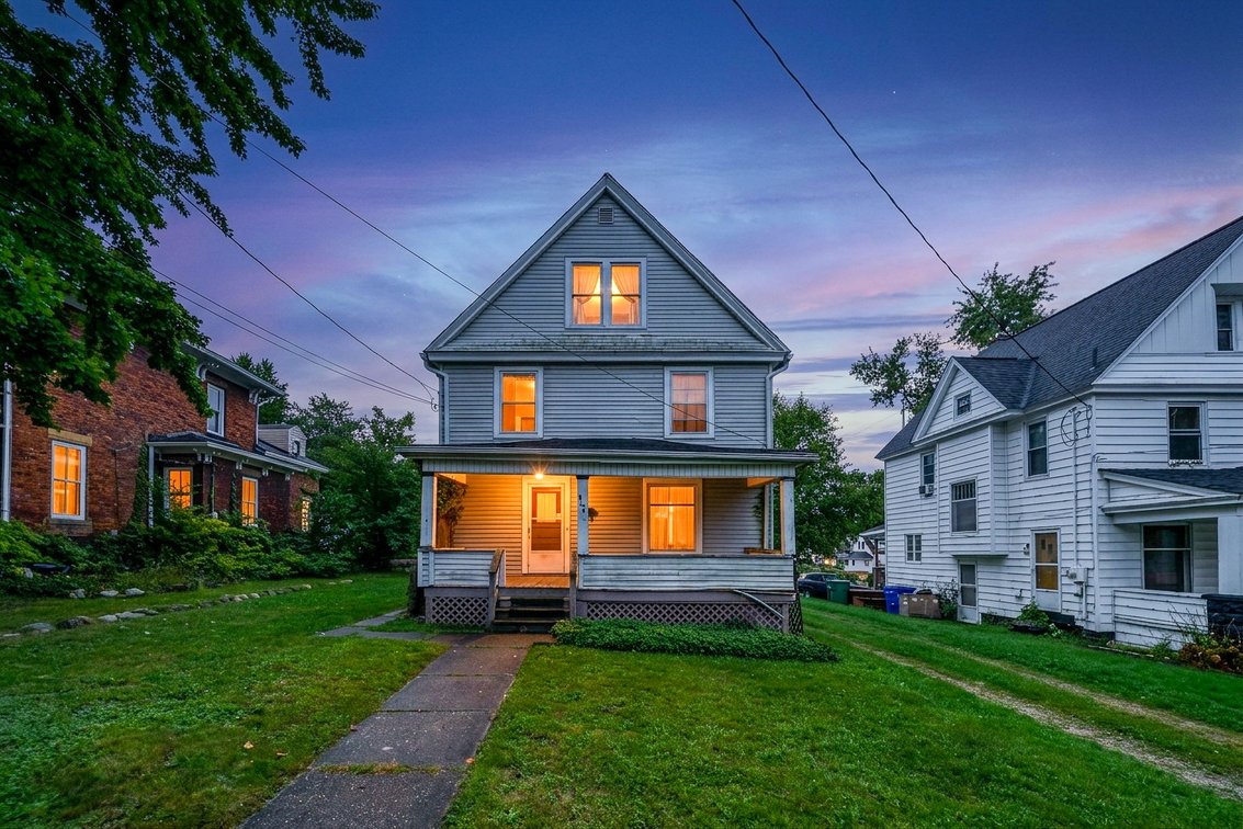 Image for REAL ESTATE AUCTION • 267 RIDDLE RAVENNA OH 44266