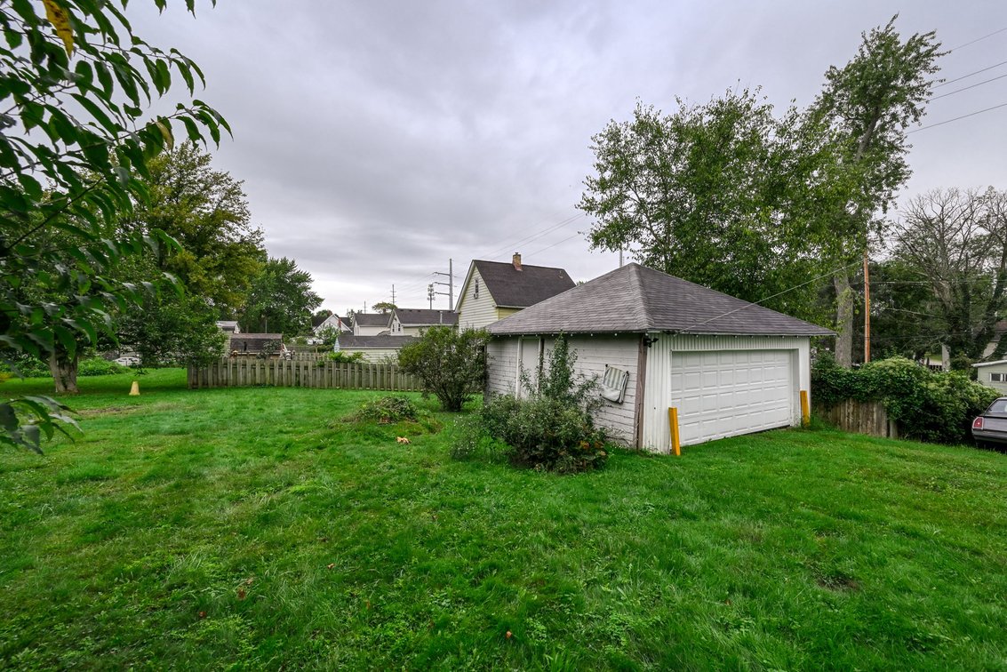Image for REAL ESTATE AUCTION • 267 RIDDLE RAVENNA OH 44266