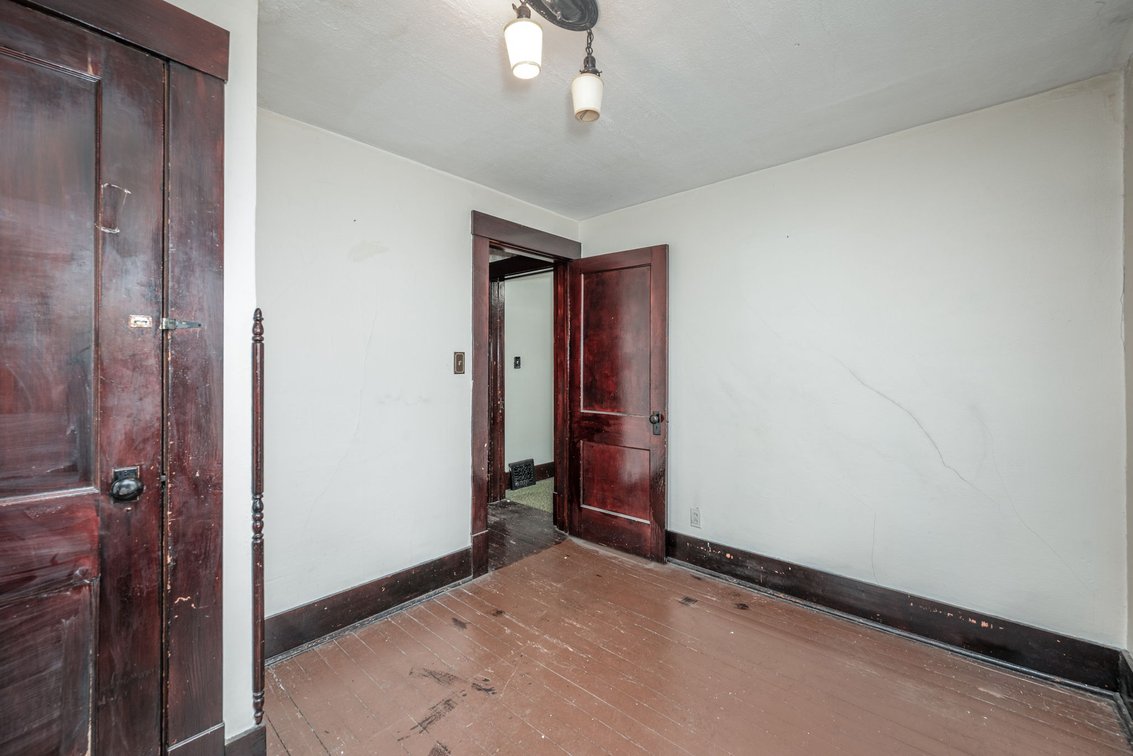 Image for REAL ESTATE AUCTION • 267 RIDDLE RAVENNA OH 44266