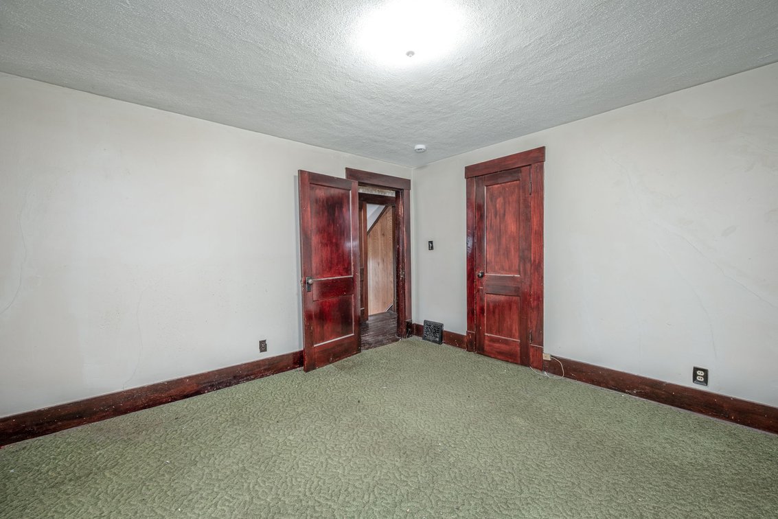 Image for REAL ESTATE AUCTION • 267 RIDDLE RAVENNA OH 44266