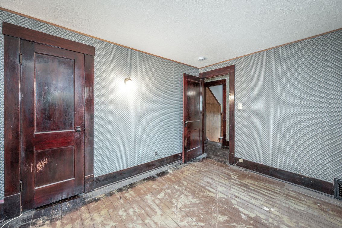 Image for REAL ESTATE AUCTION • 267 RIDDLE RAVENNA OH 44266