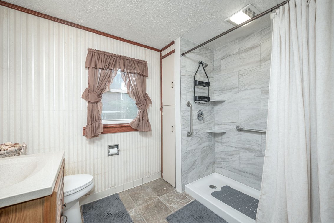 Image for REAL ESTATE AUCTION • 267 RIDDLE RAVENNA OH 44266