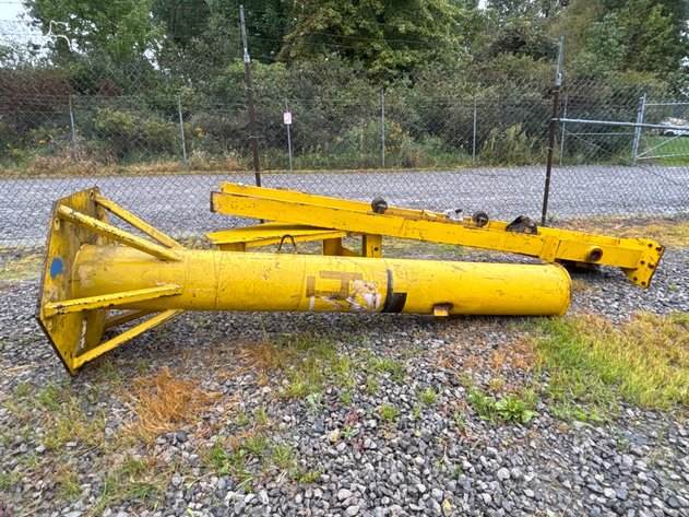 Image for E1p. Dayton 1 ton Jib crane