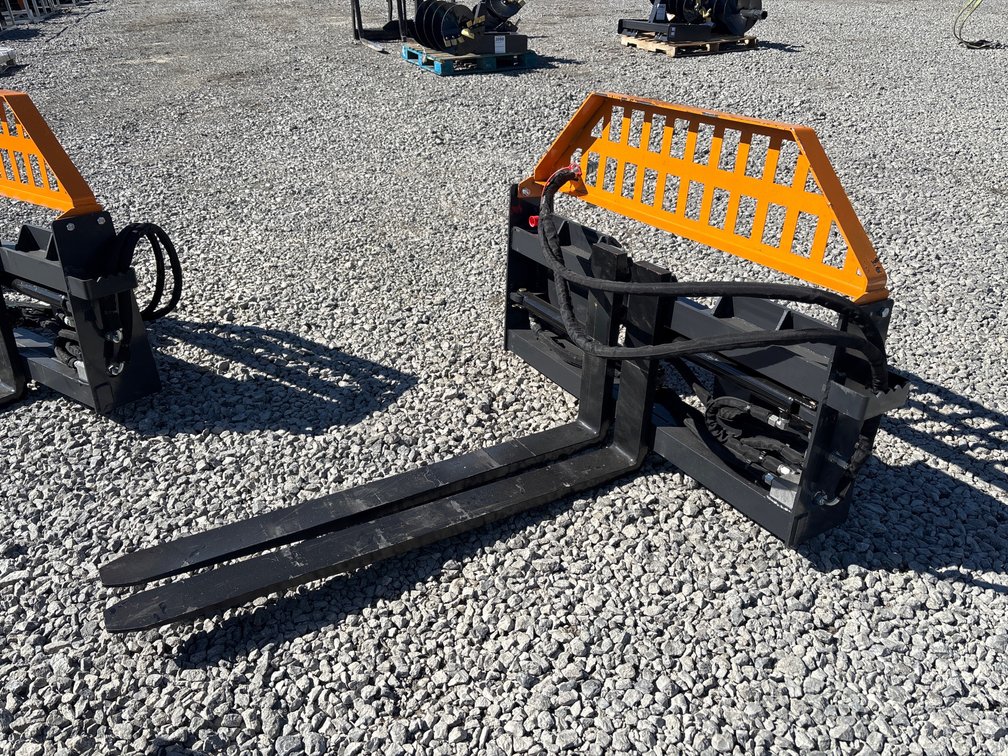 2026 Landhonor HPF-11-3000G Heavy-Duty Hydraulic Forks & Frame