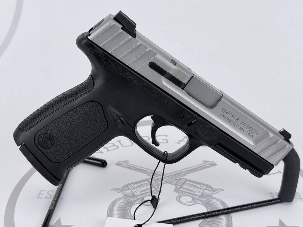 Smith & Wesson SD40 VE Semi-automatic Pistol - .40 S&W