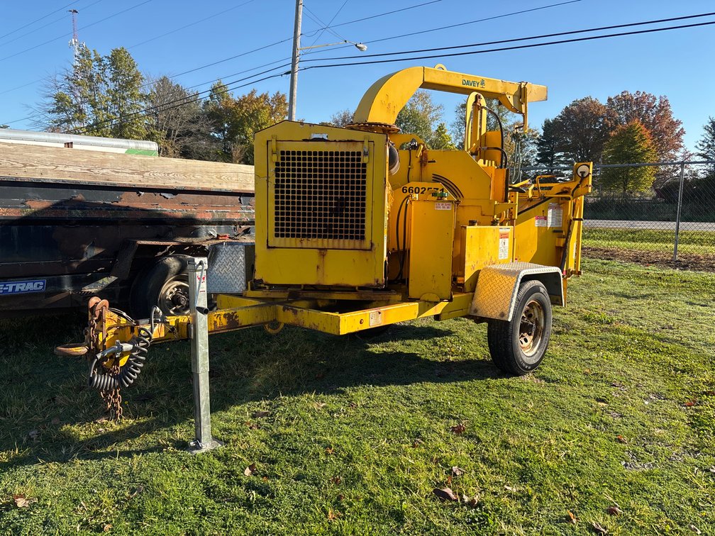 Bandit model 200uc wood chipper