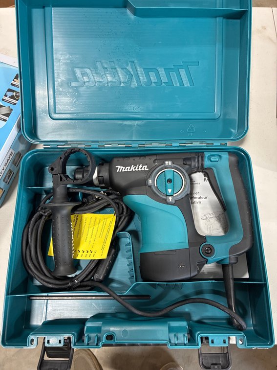 Makita rotary hammer drill