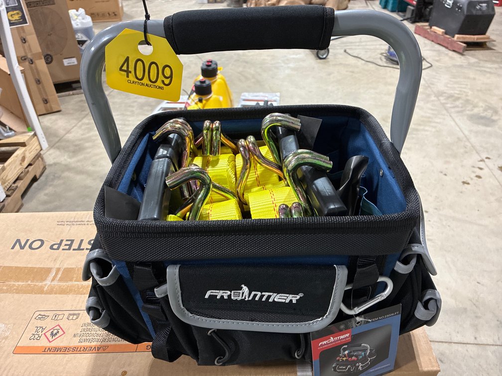 Tool bag with 4 ratchet straps