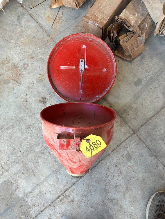 Safety funnel for 55 gallon drum