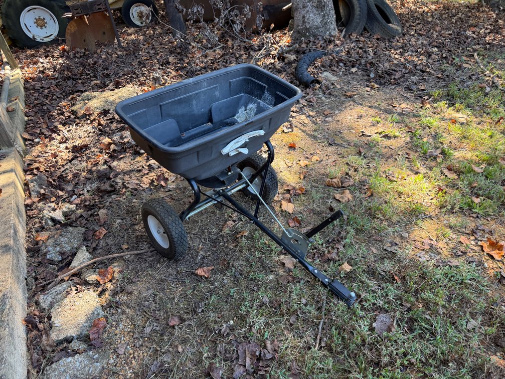 Yard seeder