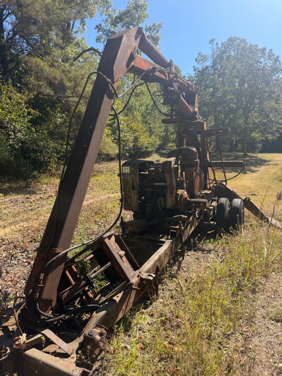 Trailer type knuckle boom.