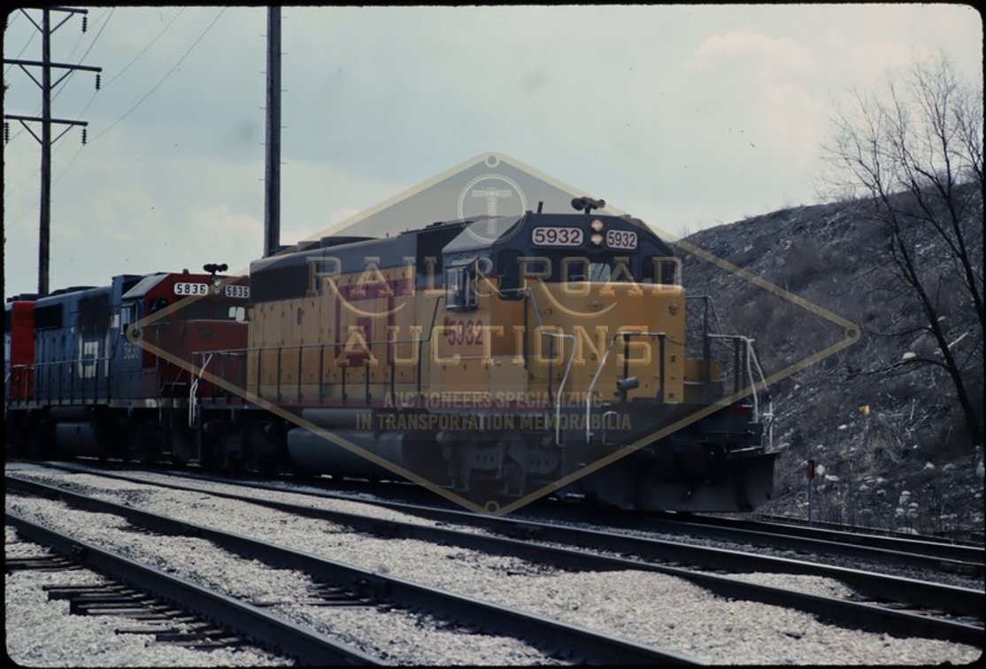 20 Slides - Grand Trunk, Elgin Joliet and Eastern, Toledo Peoria and Western, Soo Line, Burlington Northern