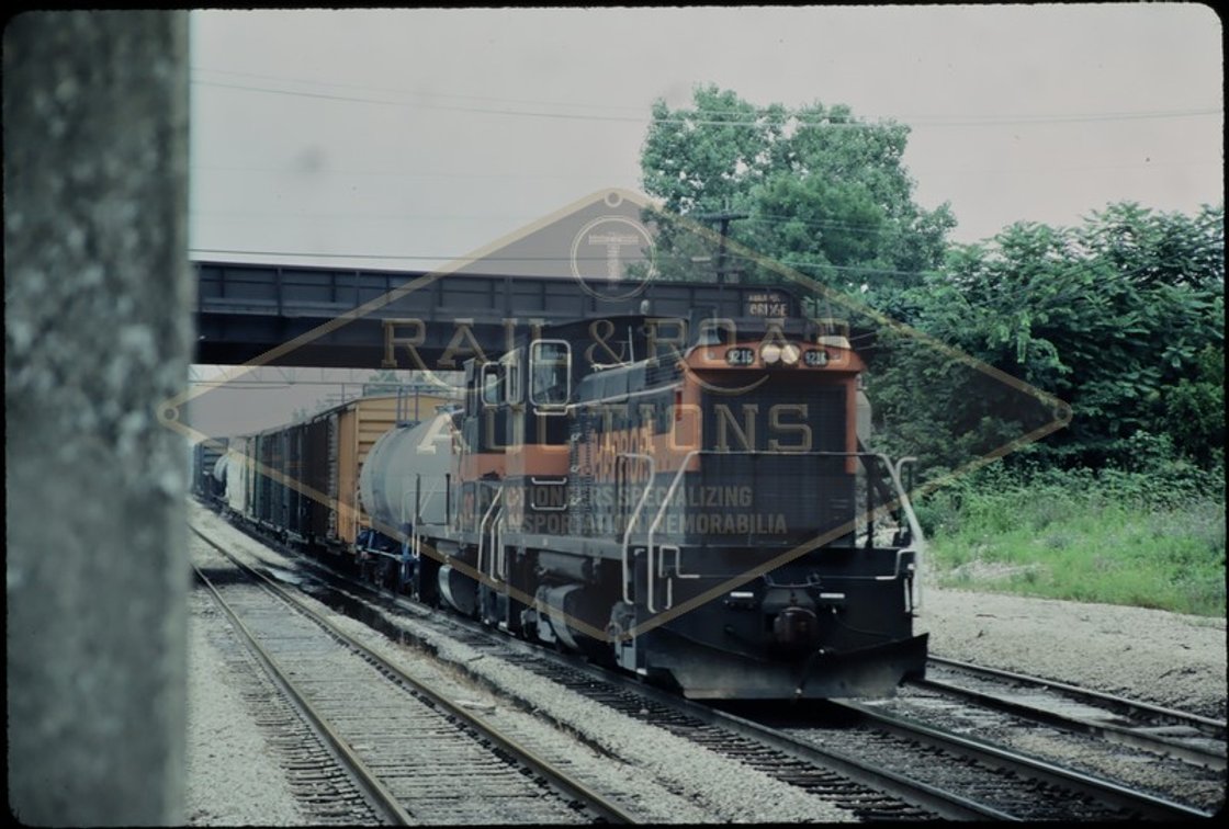 18 Slides - Indiana Harbor Belt, Santa Fe, Duluth Missabe and Iron Range, Soo Line, Burlington Northern, Metra, Southern Pacific