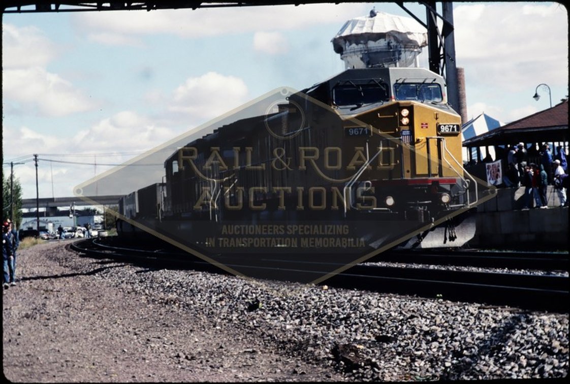 17 Slides - Union Pacific, Burlington Northern, Amtrak, Santa Fe