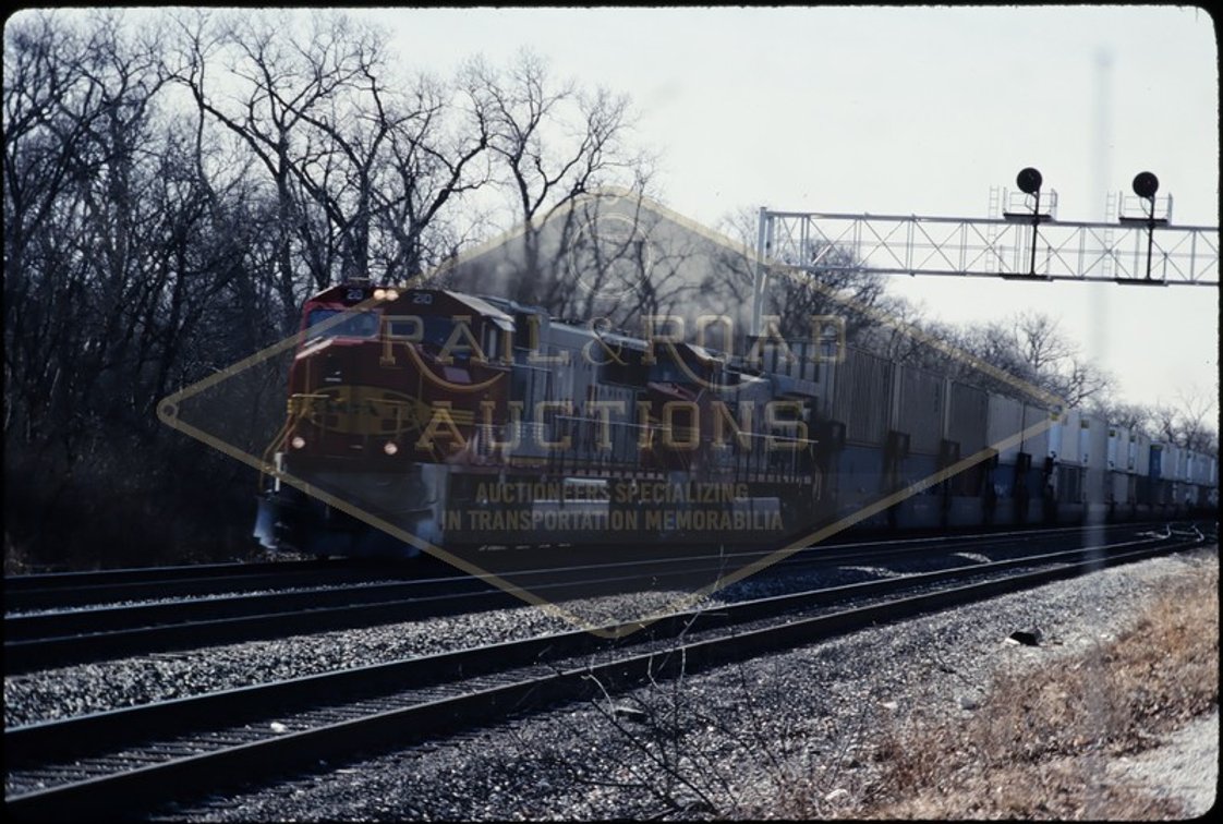 20 Slides - Santa Fe, Burlington Northern, EMD Demonstrator, CSX, Metra