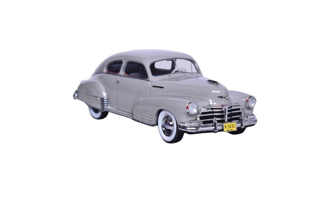 Neo Scale Models 1948 Chevrolet Fleetline Aerosedan