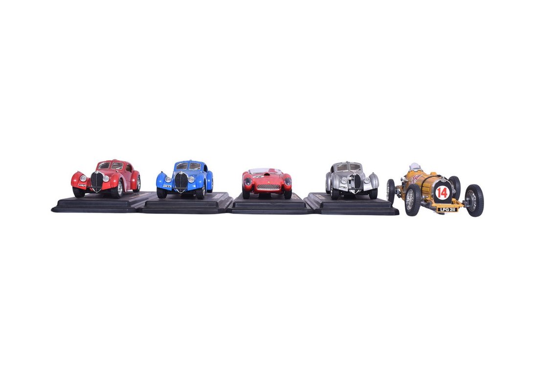 Five Burago 1:18 Vehicles - Bugatti Atlantic, Type 59, Ferrari 250 Testa Rossa