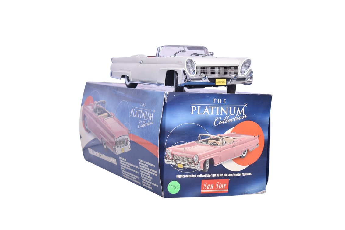 Sun Star 1:18 Diecast 1958 Lincoln Continental MKIII - Autumn Rose