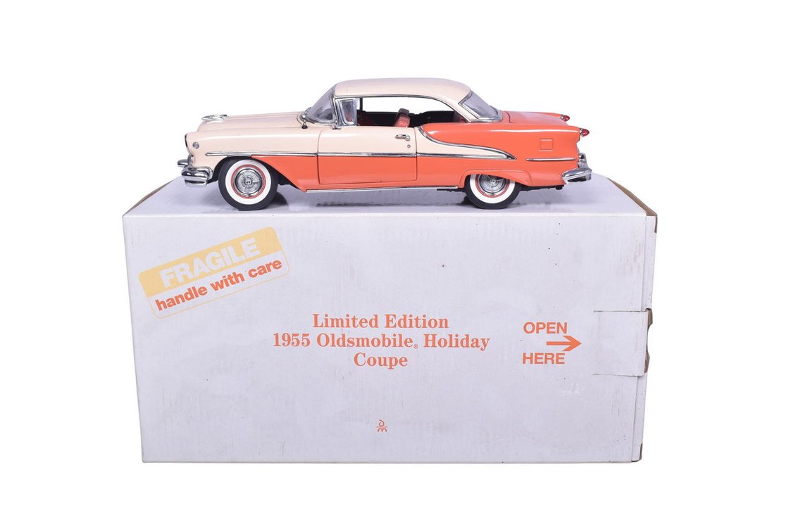 Danbury Mint 1:24 Diecast 1955 Oldsmobile Holiday Coupe