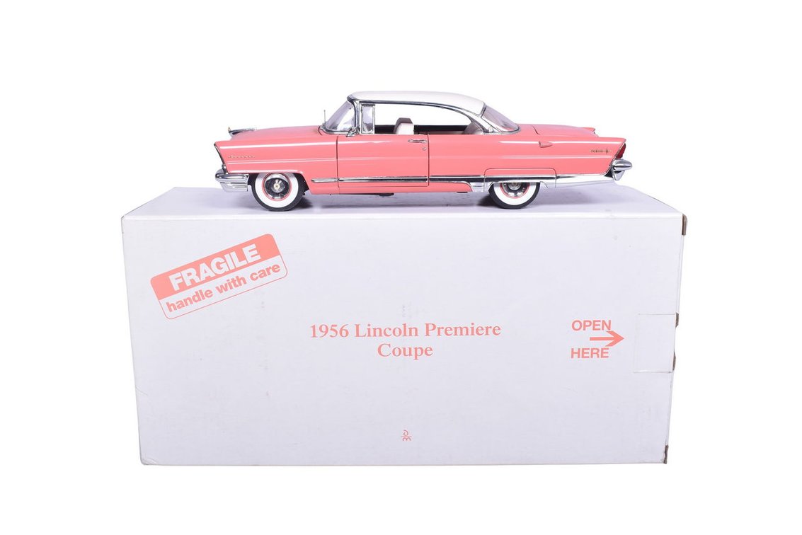 Danbury Mint 1:24 Diecast 1956 Lincoln Premiere Coupe