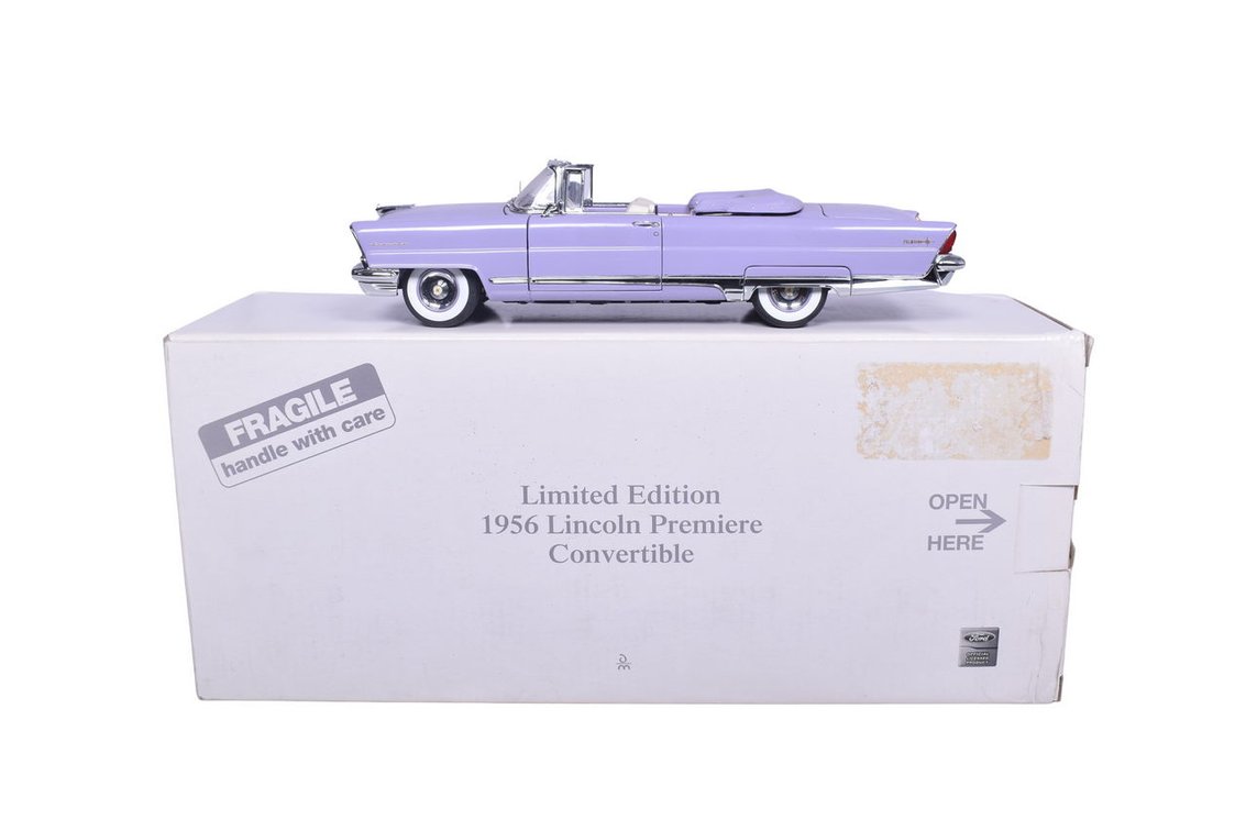 Danbury Mint 1:24 Diecast 1956 Lincoln Premiere Convertible