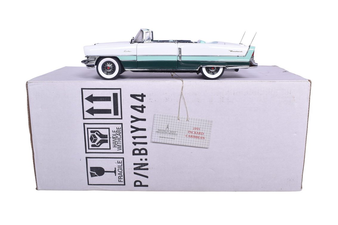 Franklin Mint 1:24 Diecast 1955 Packard Caribbean - Collector's Edition