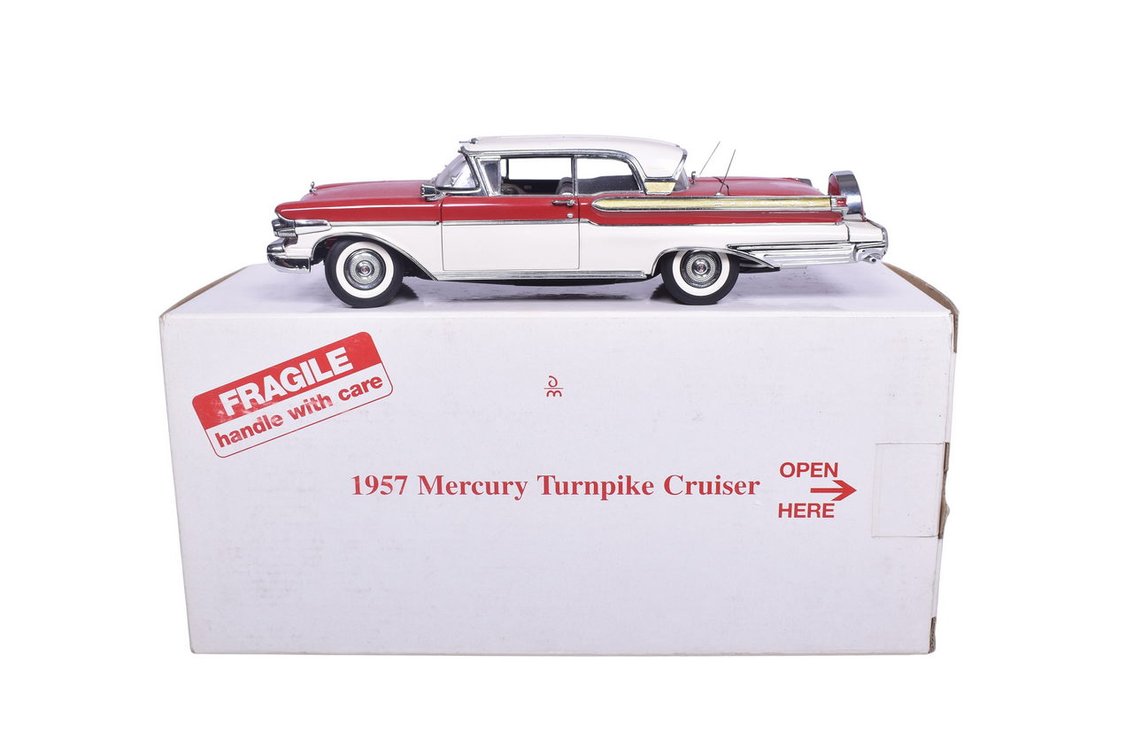 Danbury Mint 1:24 Diecast 1957 Mercury Turnpike Cruiser