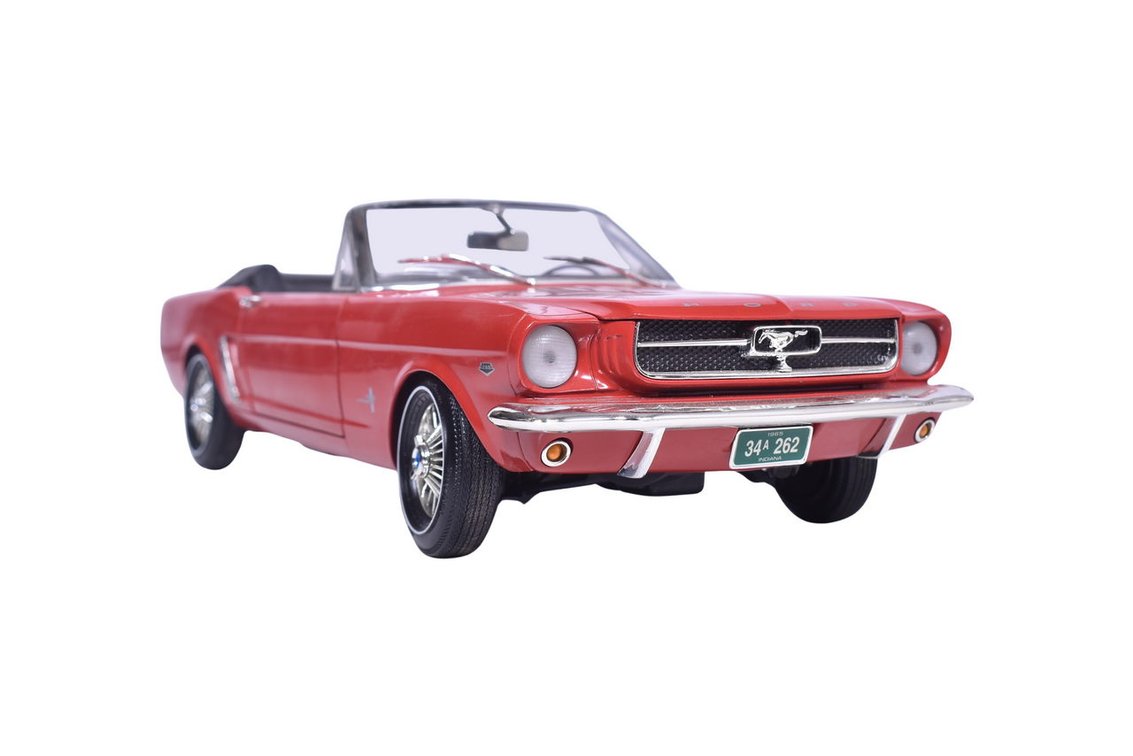 ERTL 1:12 Scale 1964 1 / 2 Ford Mustang