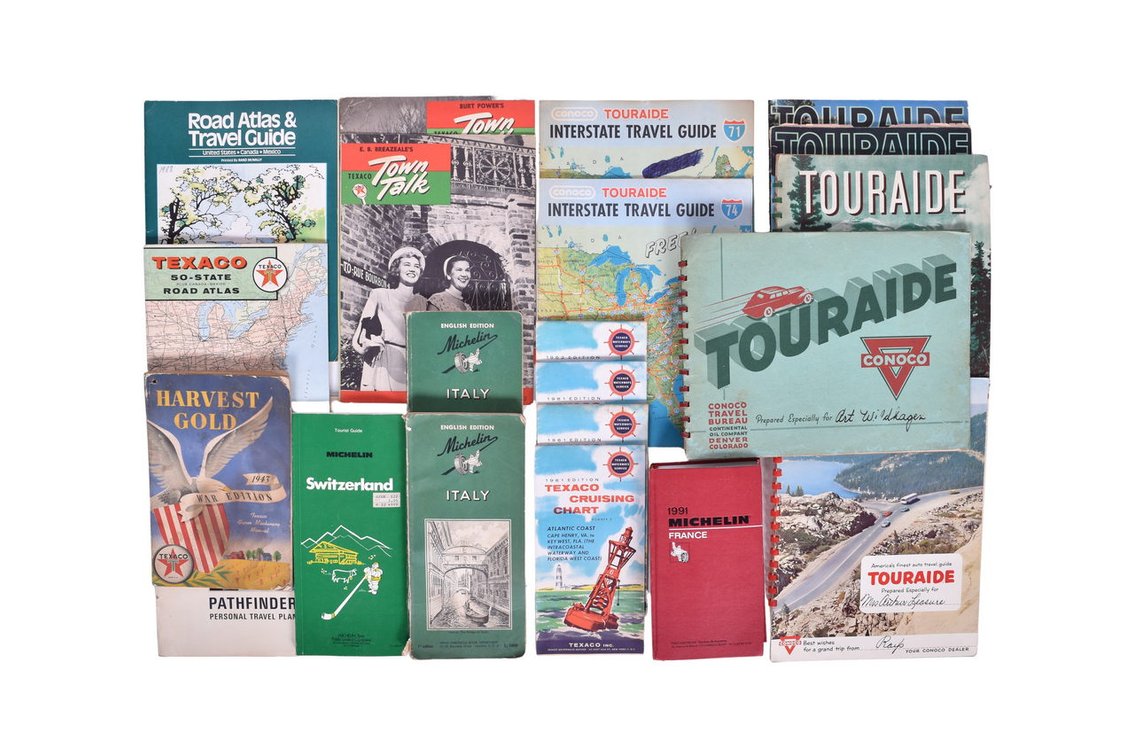Group of 21 Road Maps, Tourist Guides, Atlas, Touraide - Texaco, American Oil, Michelin, Conoco, Rand McNally Mopar