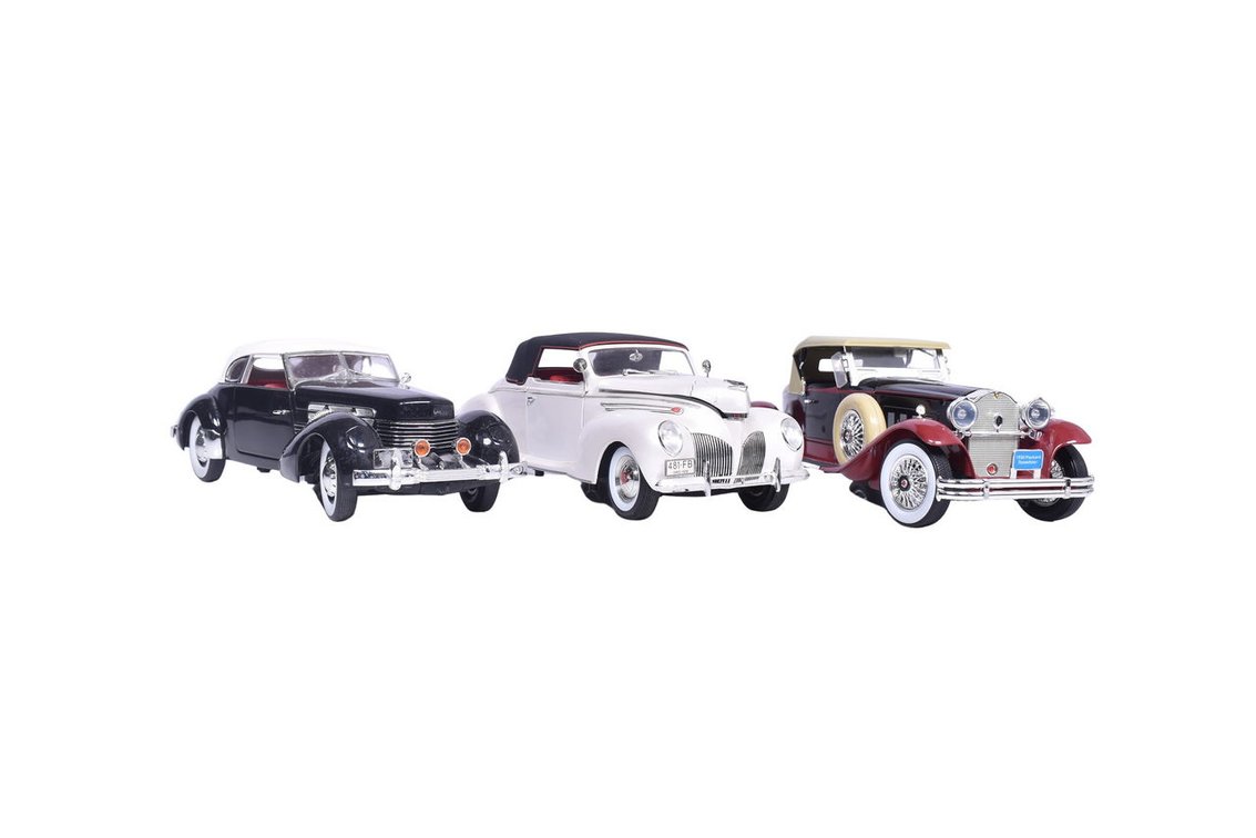Three Signature Models 1:18 Die Cast Models - 1930 Packard, 1937 Cord, 1939 Lincoln
