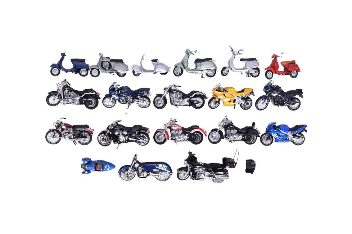Nineteen Maisto Die Cast Motorcycle, Scooter Models