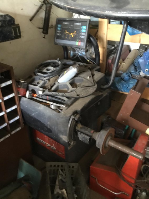 CEMB ER72TD Digital Automotive Wheel Balancing Machine