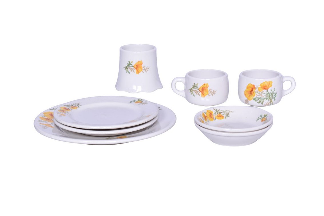 Eight Pieces of Santa Fe Railroad Syracuse California Poppy China Sugar Pot, Plates, Fruit Bowls, and Cups