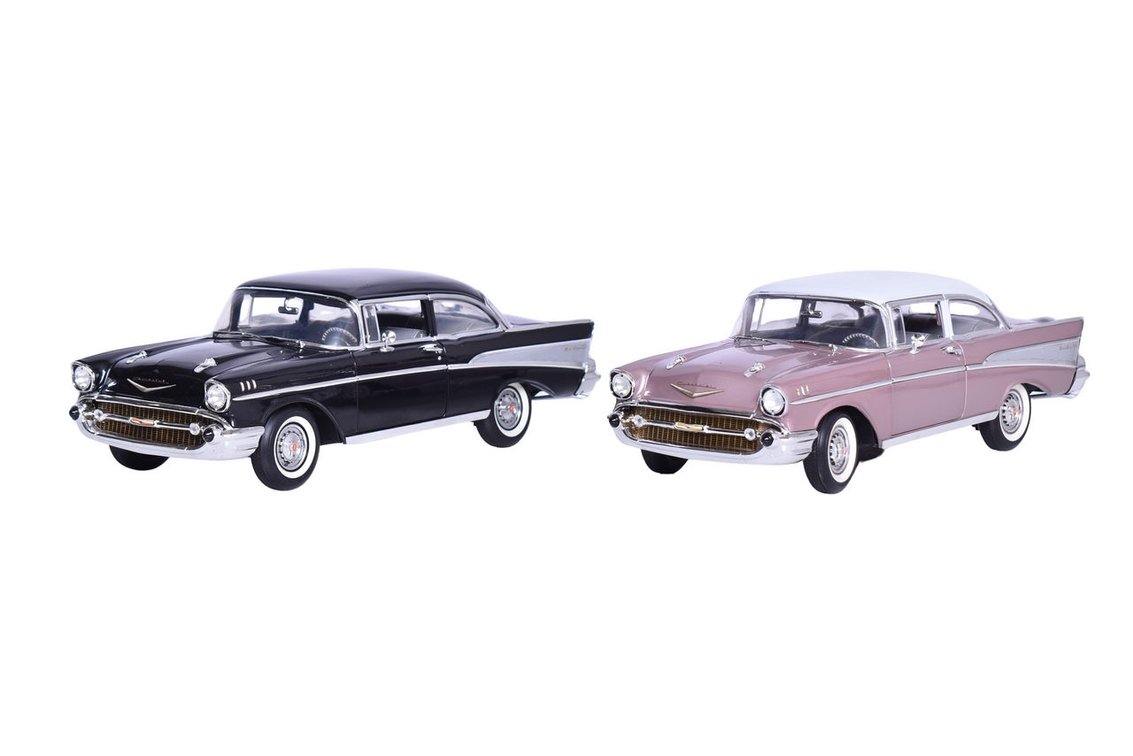 Pair of Highway 61 1:18 1957 Chevrolet Bel Air Model Cars