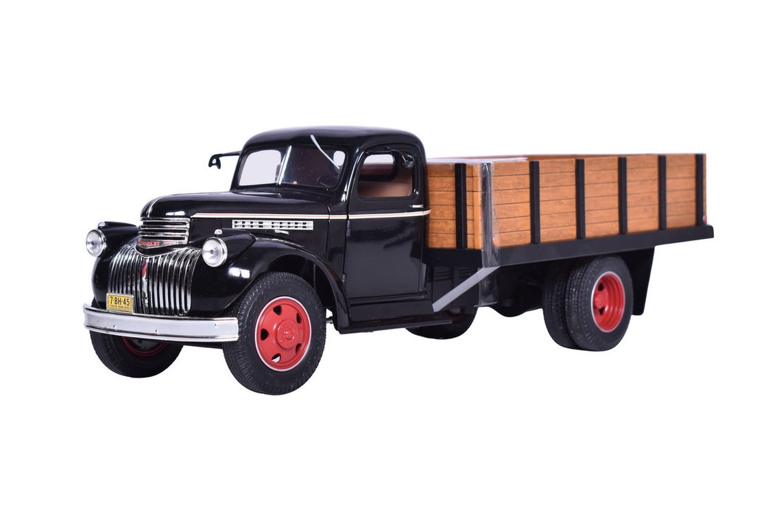 Highway 61 1946 Chevrolet Grain Truck 1:16 Die Cast Model