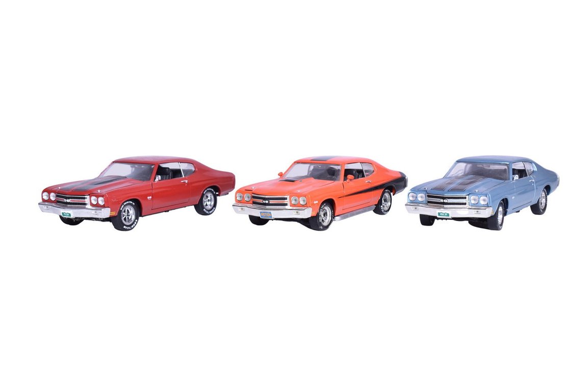 Three American Muscle 1:18 Die Cast 1970 Chevrolet Chevelle Model Cars