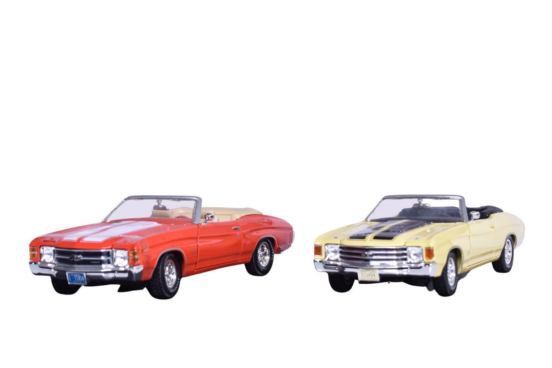 Four Maisto 1:18 Die Cast 1971, 1972 Chevrolet Chevelle Model Cars