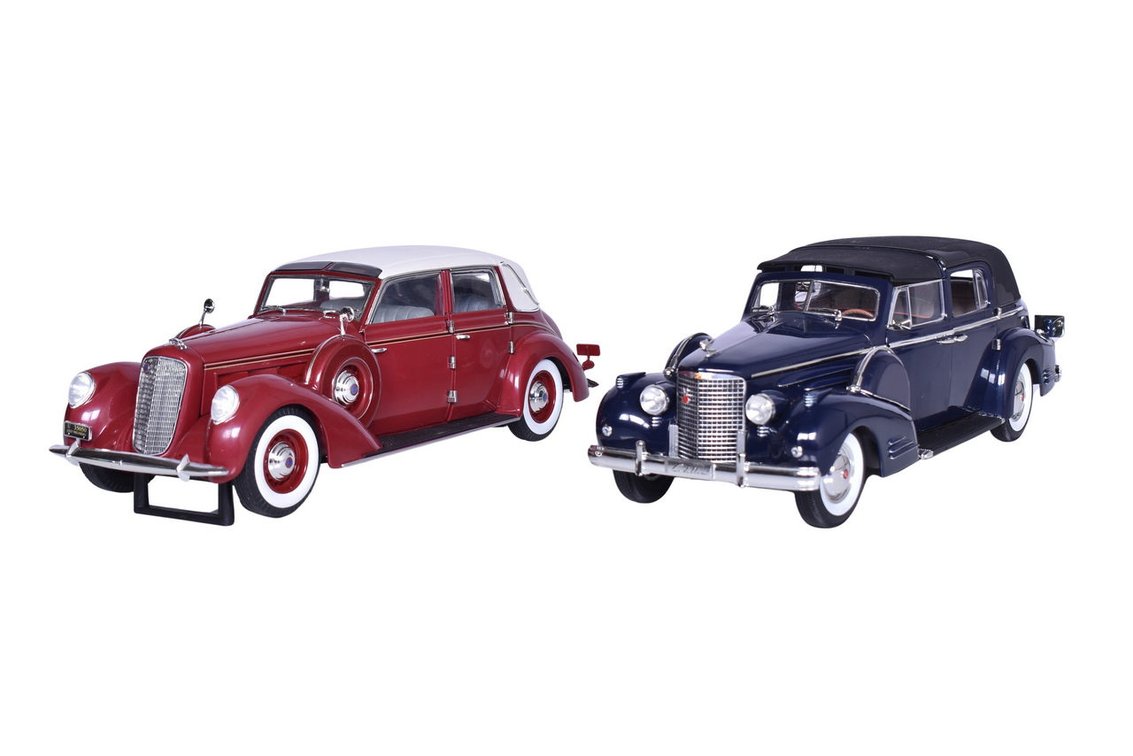 Pair of Signature Models 1:18 Die Cast 1938 Chevrolet Cadillac & 1937 Lincoln Berline