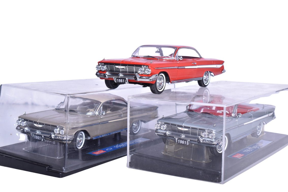 Three Sun Star 1:18 Die Cast 1961 Chevrolet Impala Model Cars