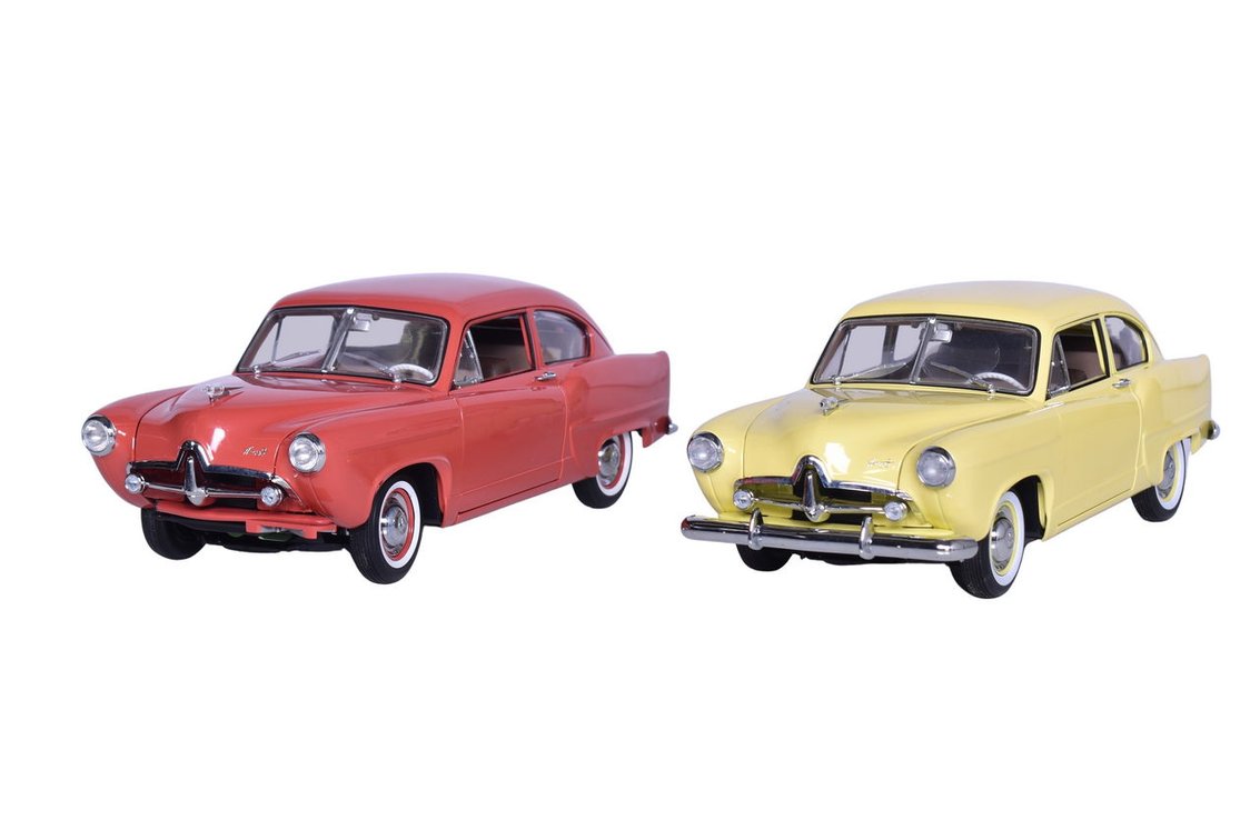 Pair of Sun Star 1:18 Die Cast 1951 Kaiser Henry J Models - Arena Yellow and Indian Ceramic